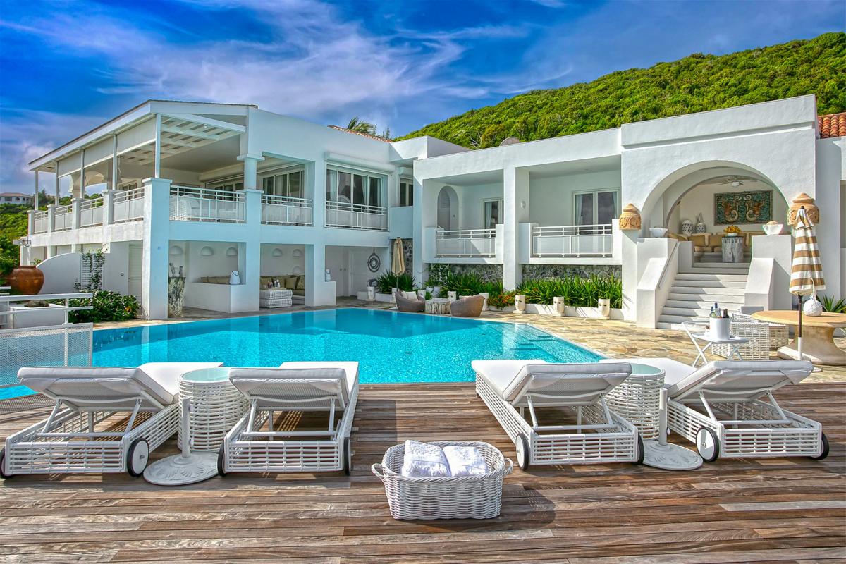 St Martin beachfront luxury villa rental - Overall view